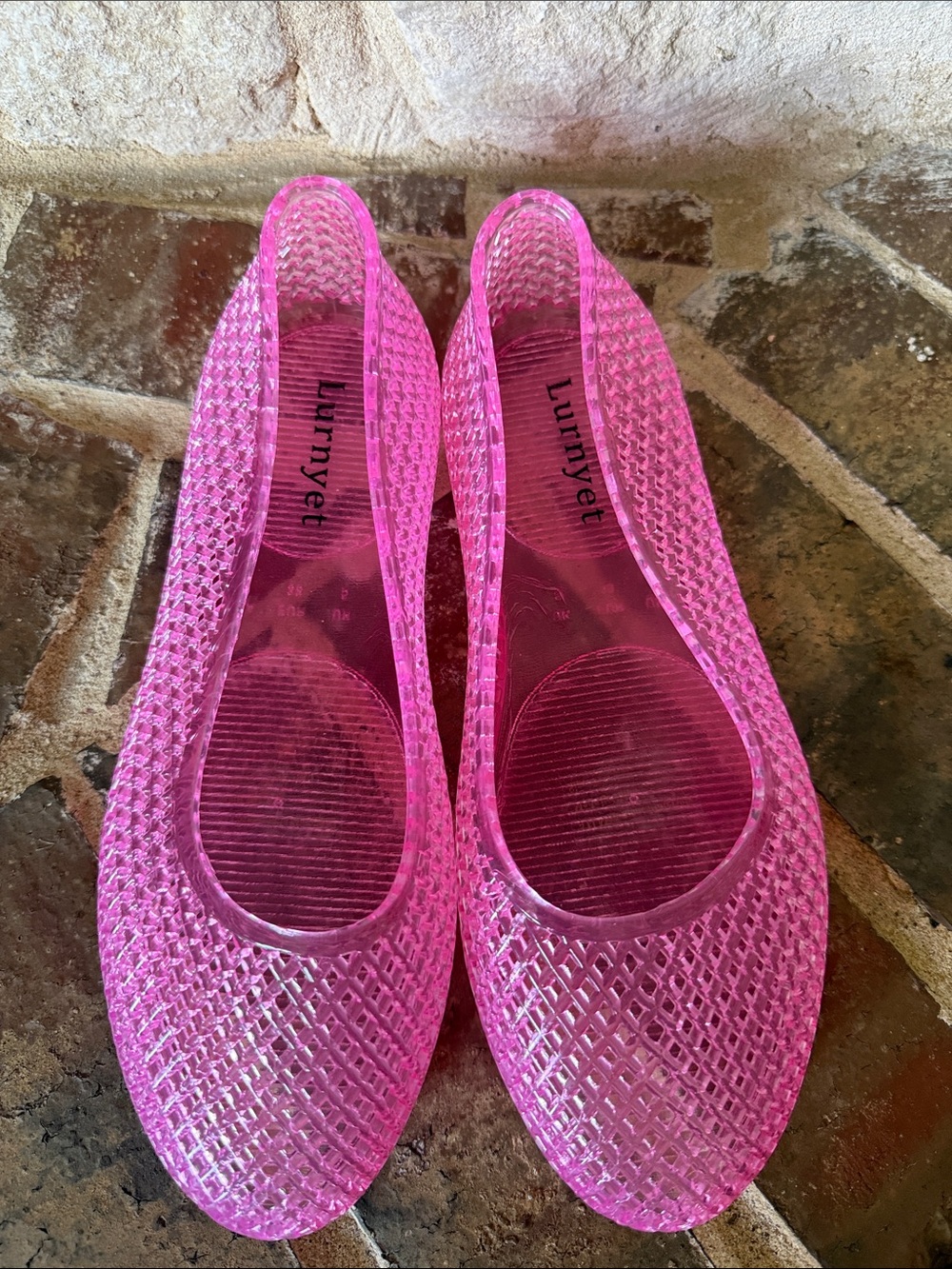 Lurnyet Women’s Pink Jelly Ballet Flats - Picture 3 of 8